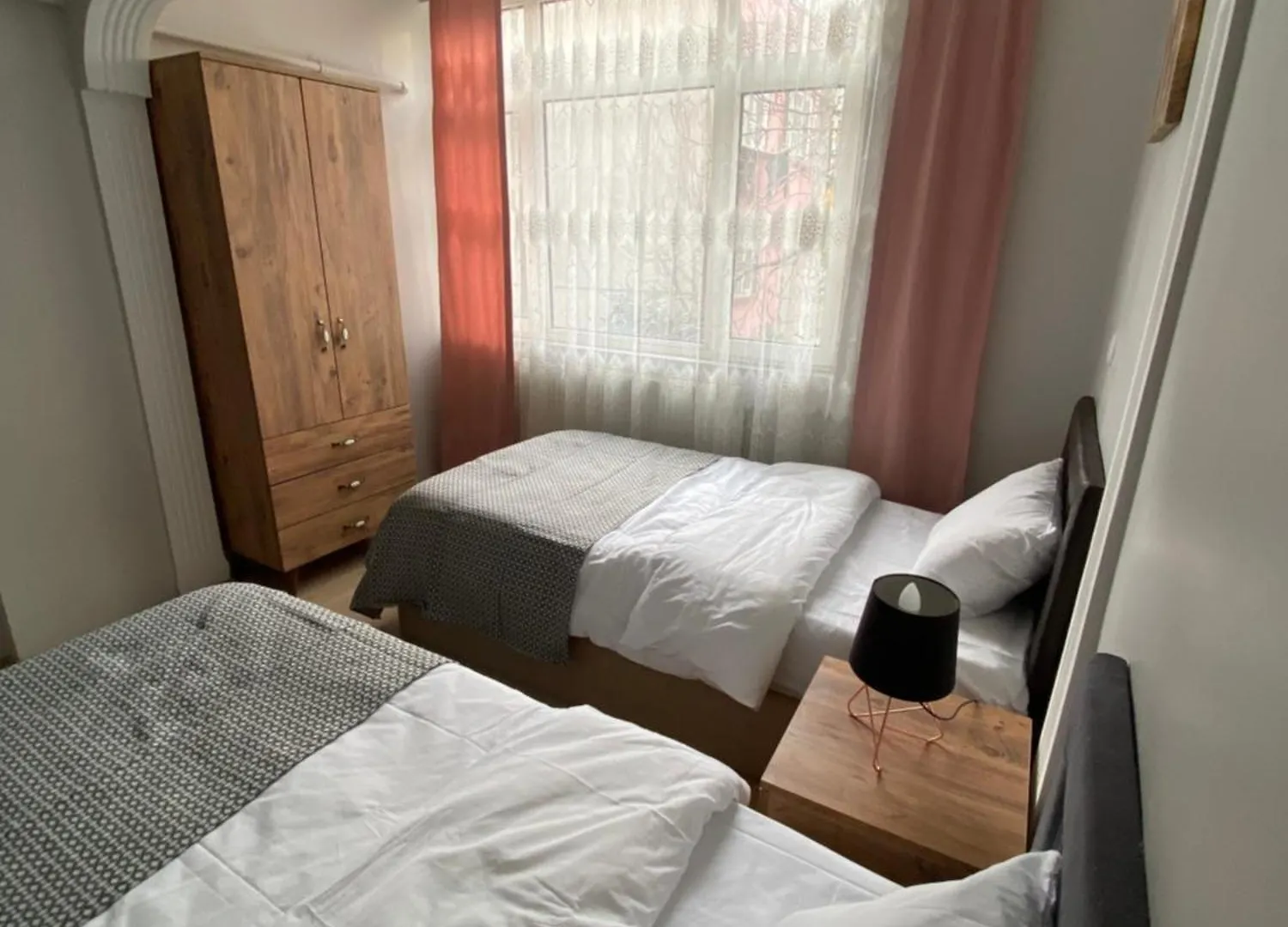 Tramvaya Yakin, Merkezi,2Bd,Asansoerlue,Uecretsiz Otoparkli,3 Klimali Istanbul Apartment